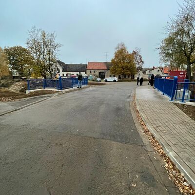 Bild vergrößern: Freigabe der Mhlgrabenbrcke in Klein Schierstedt