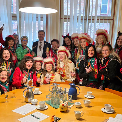 Bild vergrößern: Weiberfastnacht im Pressegesprch - Frauen des ACC Union zu Besuch