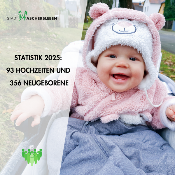 Bild vergr&ouml;&szlig;ern: Lachendes Baby im Kinderwagen