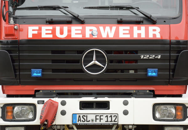 Bild vergrößern: Imagebild eines Lschfahrzeuges der Feuerwehr zur Bebildung der Feuerwehr-Webseite unter www.aschersleben.de