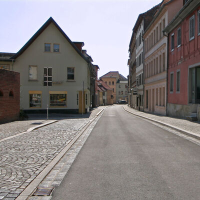 Bild vergrößern: Die Bildergalerie Stadtentwicklung zeigt verschiedene Gebäude, die bereits saniert wurden. Hier: Bonifatiuskirchhof