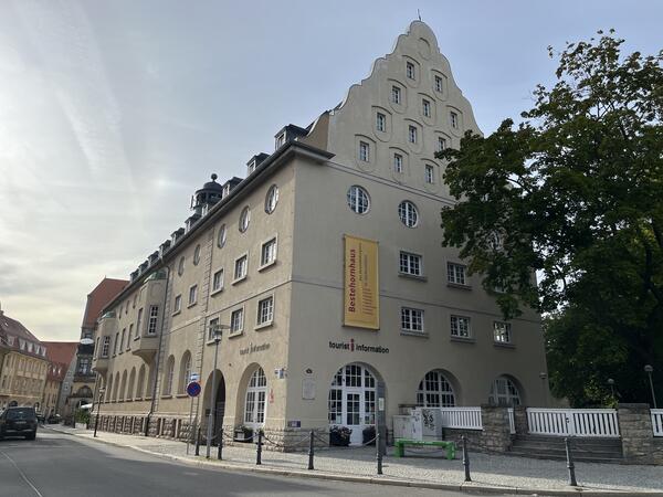 Bild vergrößern: Das Bestehornhaus Aschersleben beherbergt auch die Tourist-Information der Stadt.