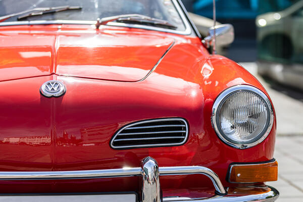 Bild vergrößern: Oldtimer auf der Herrenbreite bei den ADAC Sachsen-Anhalt Classics