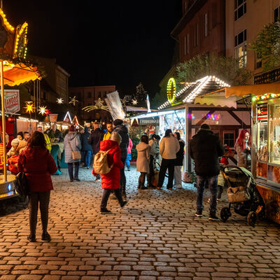 Bild vergrößern: Der Aschersleber Weihnachtsmarkt