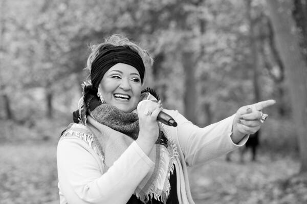 Bild vergrößern: Die Hamburger Gospel-Queen Yasmin Reese kommt zum zweiten Mal in das Planetarium nach Aschersleben.