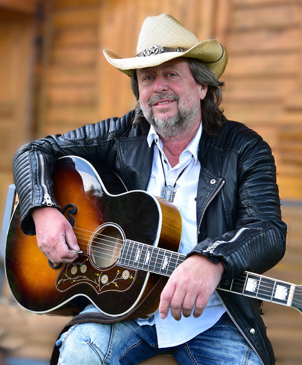 Bild vergrößern: Country-Musiker Jens Dammann