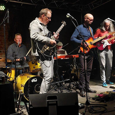 Die Band "HausDREI" spielt im Museumshof Aschersleben.