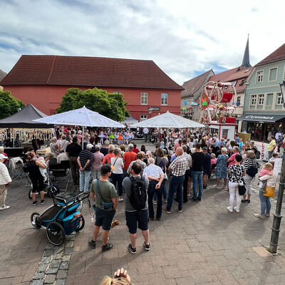 Bild vergrößern: Musikfestival Fête de la musique auf dem Holzmarkt