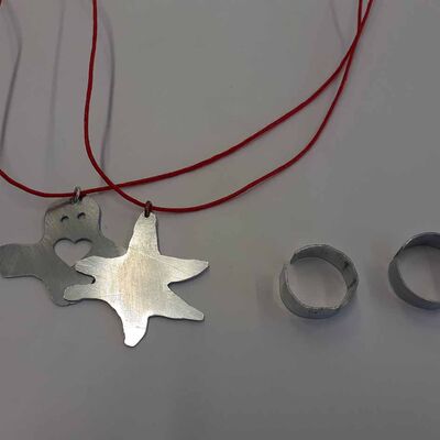 Bild vergrößern: 01-2023 Schmuck Burgschule