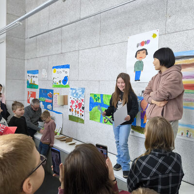 Bild vergrößern: 2025-02 GS Pfeilergraben Präsentation Mediendesign (3)