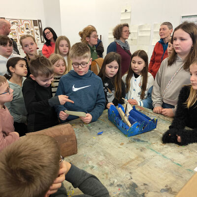 Bild vergrößern: 2025-02 GS Pfeilergraben Präsentation Plastik (3)