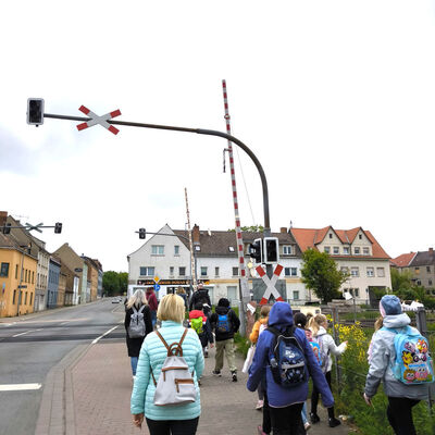 Bild vergrößern: 2025-05 GS Stassfurter Höhe Montag Exkursion (12)
