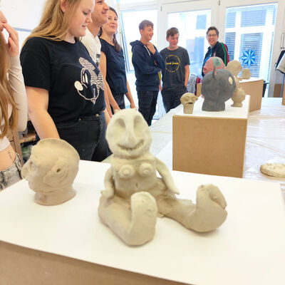 Bild vergrößern: 2025-09 Sek ASchweitzer Präsentation Plastik (9)