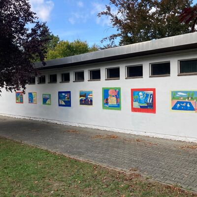 Bild vergrößern: 2025-09 Sek ASchweitzer Wandmalerei (1)