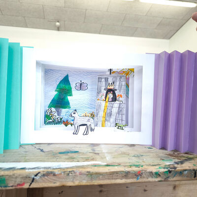 Bild vergrößern: 2025-11 GS Montessori Buchkunst (5)