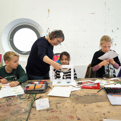 Bild vergrößern: 2025-11 GS Montessori Buchkunst (8)