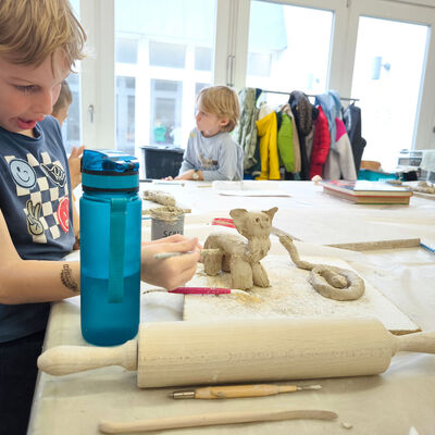 Bild vergrößern: 2025-11 GS Montessori Plastik (8)