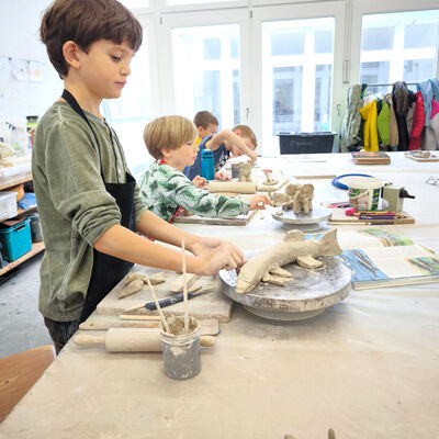 Bild vergrößern: 2025-11 GS Montessori Plastik (14)