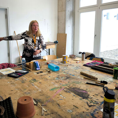 Bild vergrößern: 2015-11 GS Montessori Musik&Schrott (3)