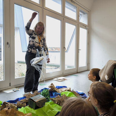 Bild vergrößern: 2015-11 GS Montessori Musik&Schrott (9)