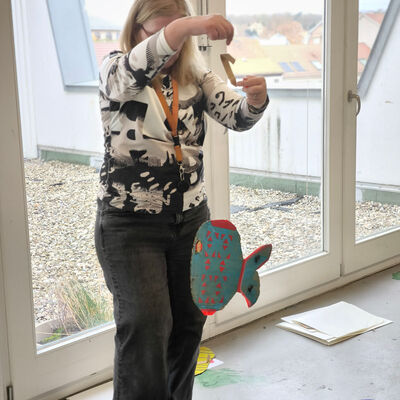 Bild vergrößern: 2015-11 GS Montessori Musik&Schrott (12)