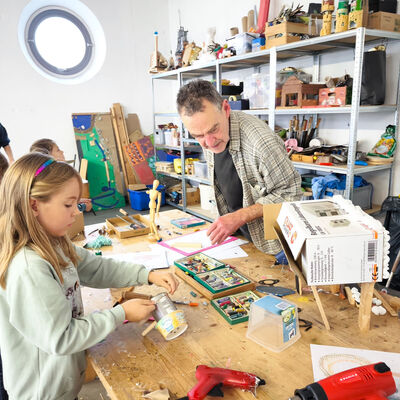 Bild vergrößern: 2015-11 GS Montessori Musik&Schrott (24)