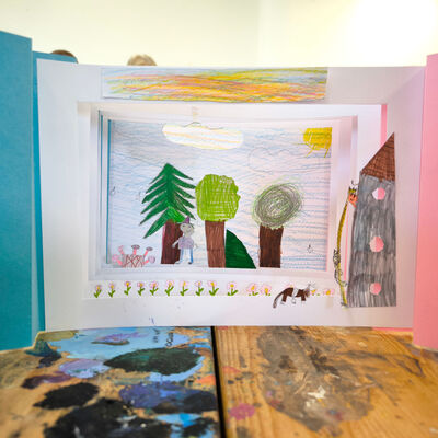 Bild vergr&ouml;&szlig;ern: 2025-11 GS Montessori Pr&auml;sentation Tunnelbuch (33)