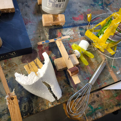 Bild vergr&ouml;&szlig;ern: 2025-11 GS Montessori Pr&auml;sentation Musik&Schrott (23)