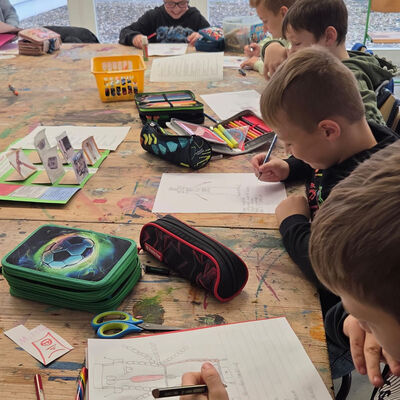 Bild vergrößern: 2025-11 GS Mehringen Musik und Schrott (2)