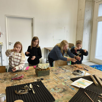 Bild vergrößern: 2025-11 GS Mehringen Musik und Schrott (11)