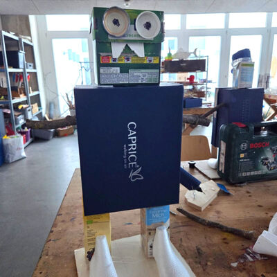 Bild vergrößern: 2025-11 GS Mehringen Plastik (11)