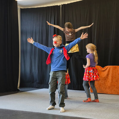 Bild vergrößern: 2025-11 GS Mehringen Theater (8)