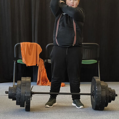 Bild vergr&ouml;&szlig;ern: 2025-11 GS Mehringen Pr&auml;sentatio Theater (14)