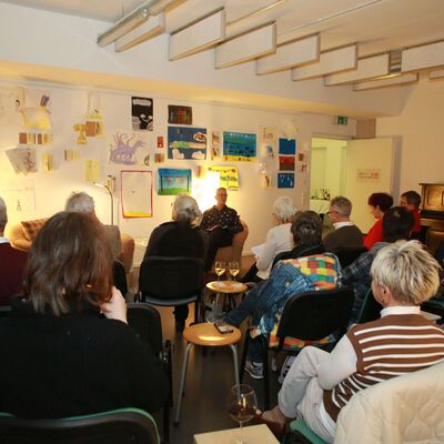 Bild vergrößern: 2025-11 Buchpremiere 9 POV (5)