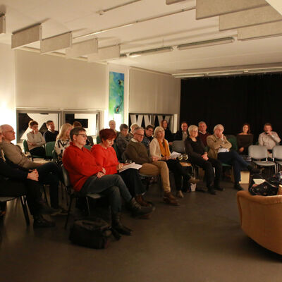 Bild vergrößern: 2025-11 Buchpremiere 9 POV (7)