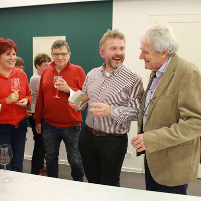 Bild vergrößern: 2025-11 Buchpremiere 9 POV (24)