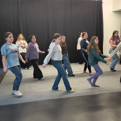 Bild vergr&ouml;&szlig;ern: 2026-01 Sek Burgschule Tanz (7)