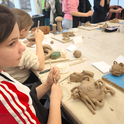 Bild vergr&ouml;&szlig;ern: 2026-01 Sek Burgschule Keramik (5)