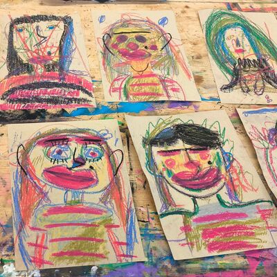 Bild vergr&ouml;&szlig;ern: 2026-01 Sek Burgschule Pr&auml;sentation Malerei (10)