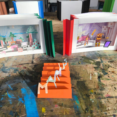 Bild vergr&ouml;&szlig;ern: 2026-01 Sek Burgschule Pr&auml;sentation B&uuml;cher (10)