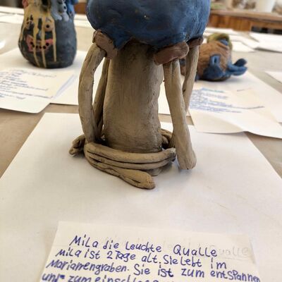 Bild vergr&ouml;&szlig;ern: 2026-01 Sek Burgschule Pr&auml;sentation Keramik (9)