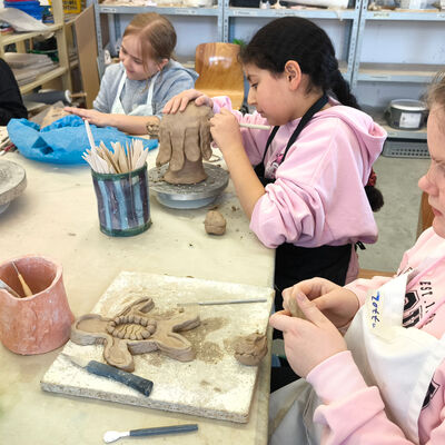 Bild vergr&ouml;&szlig;ern: 2026-02 GS Pfeilergraben Keramik (9)