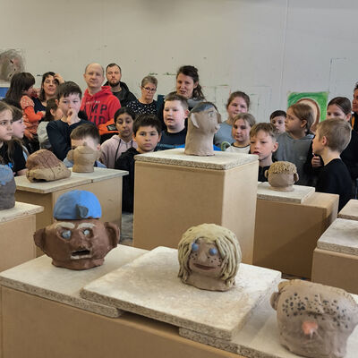 Bild vergr&ouml;&szlig;ern: 2026-02 GS Pfeilergraben Pr&auml;sentation Keramik (8)