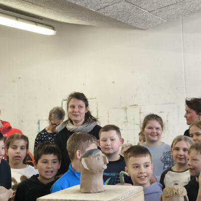 Bild vergr&ouml;&szlig;ern: 2026-02 GS Pfeilergraben Pr&auml;sentation Keramik (11)