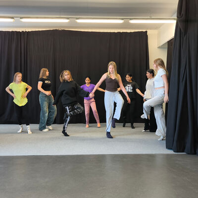 Bild vergr&ouml;&szlig;ern: 2026-03 Pestalozzi Tanz (4)