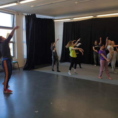 Bild vergr&ouml;&szlig;ern: 2026-03 Pestalozzi Tanz (7)