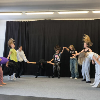 Bild vergr&ouml;&szlig;ern: 2026-03 Pestalozzi Tanz (12)