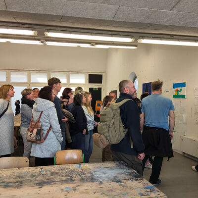 Bild vergr&ouml;&szlig;ern: 2026-03 Pestalozzi Pr&auml;sentation Malerei (15)