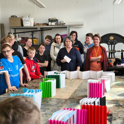 Bild vergr&ouml;&szlig;ern: 2026-03 Pestalozzi Pr&auml;sentation Buch (4)