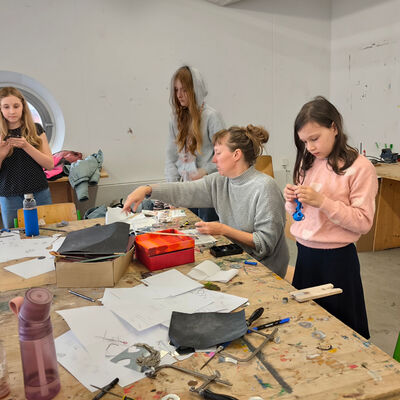 Bild vergr&ouml;&szlig;ern: 2026-03 AOS Schmuck (1)